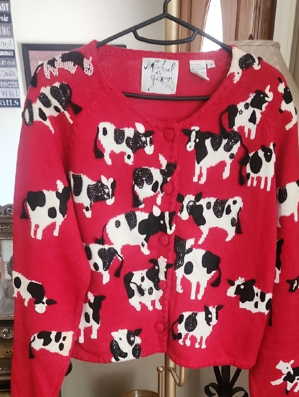Michael Simon Red Knit Label Detail